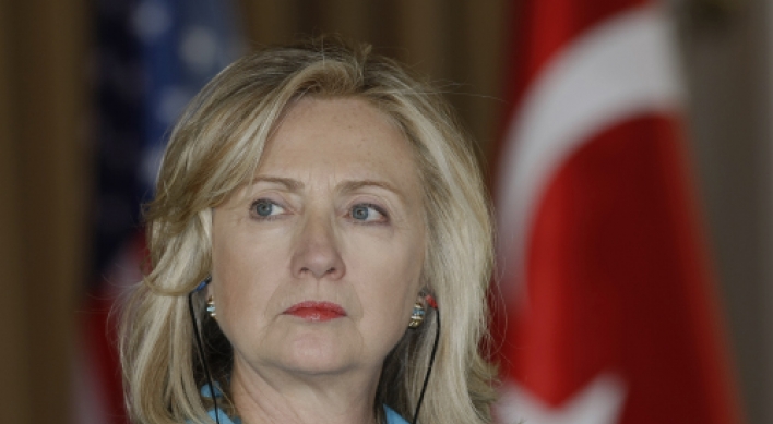 Clinton chides NATO ally Turkey on rights curbs