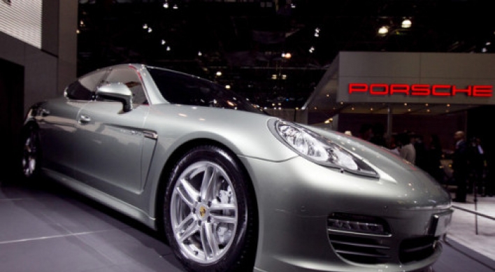 Porsche eyes supercar for growth