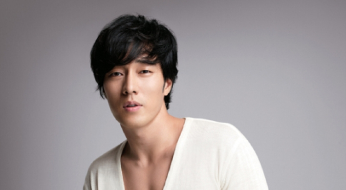 So Ji-sub to become first male Vivien model