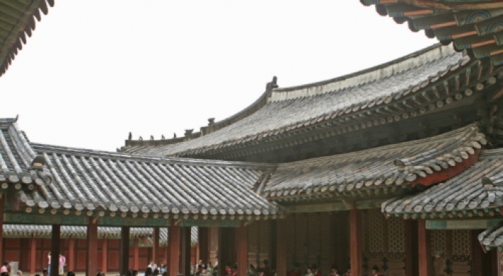 Rare Joseon court music forms harmonies at dawn