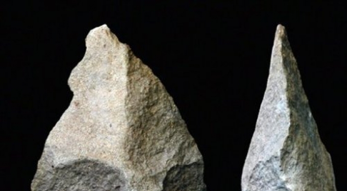 Ancient humans used hand axes earlier than thought