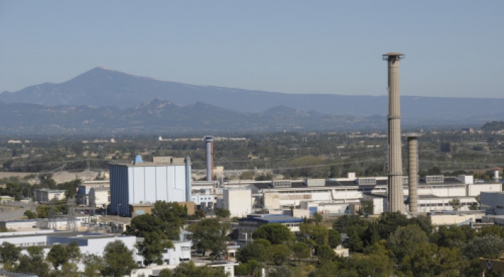 Blast at French nuclear site kills 1, injures 4