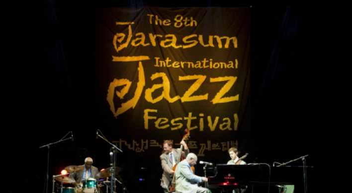 Freddy Cole’s flawless show wraps up jazz fest on Jaraseom