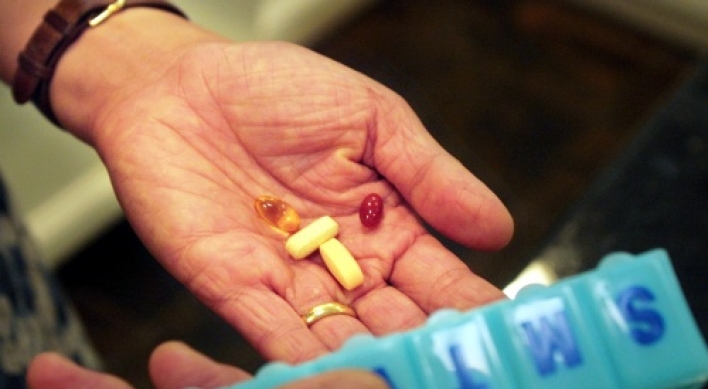 New study sees little need for vitamins, cites risks