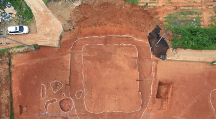 Ancient tomb remains found at stadium site