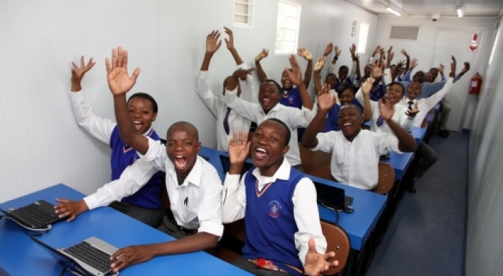 Samsung donates mobile classroom to S. Africa