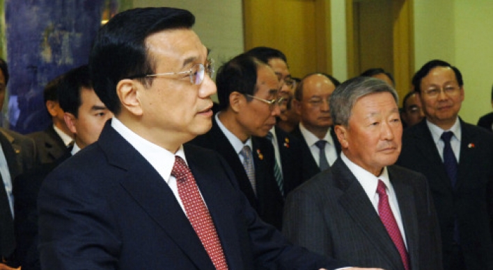 Chinese Vice Premier Li meets LG, Kumho chairmen