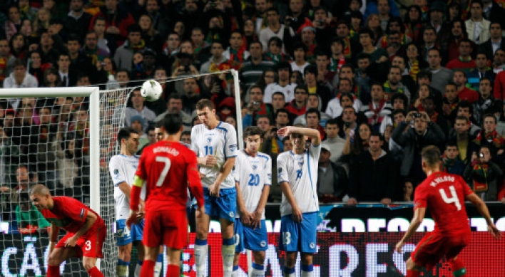 Ireland, Portugal reach Euro 2012