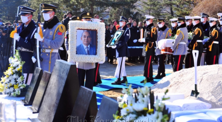 POSCO founder laid to rest at National Cemetery