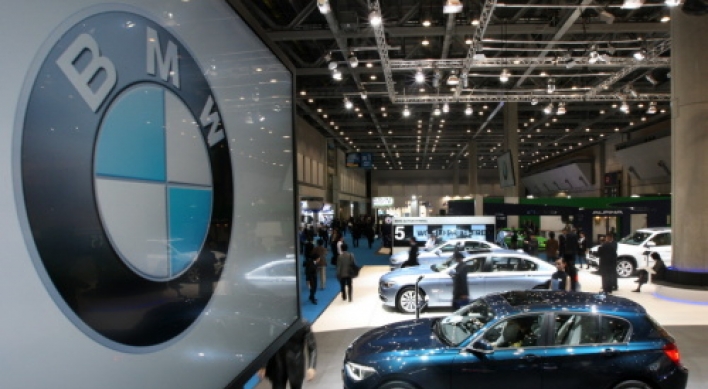 BMW grabs US luxury car crown