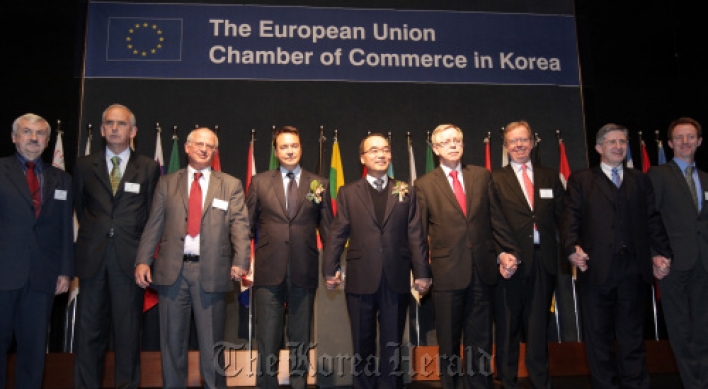 ‘Korea to offer better environment for foreigners’