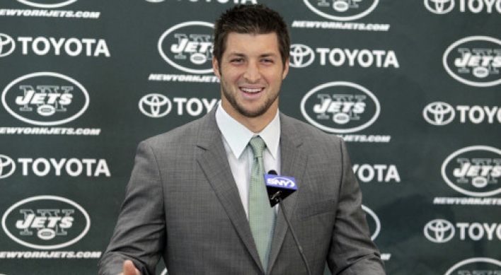 Tebow meets with N.Y. media