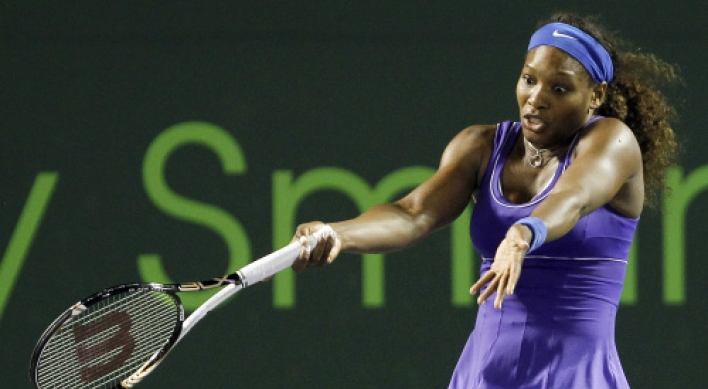 Serena Williams loses to Wozniacki