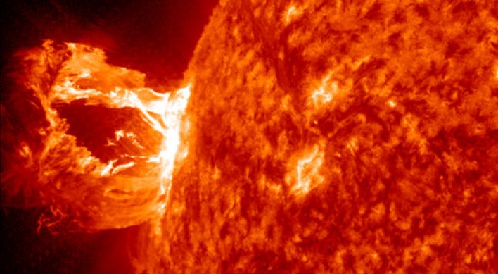 Solar Flare Erupts From the Sun