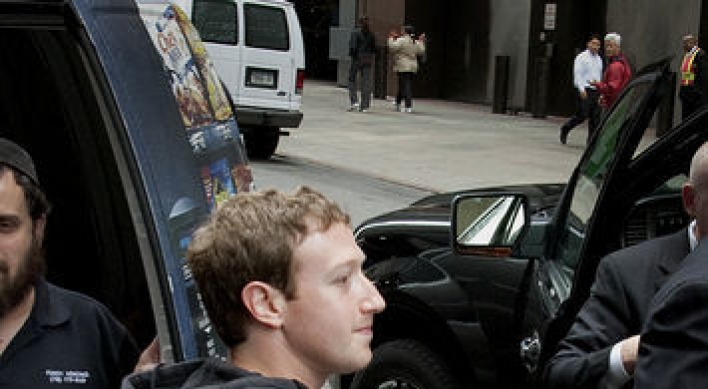 Facebook execs talk growth as IPO meetings begin