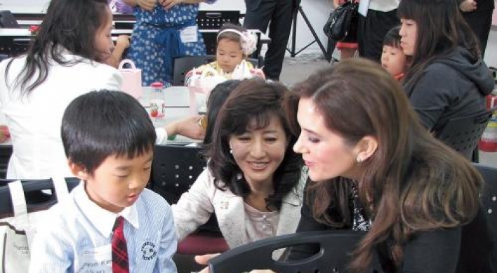 Danish princess visits Korean unwed moms