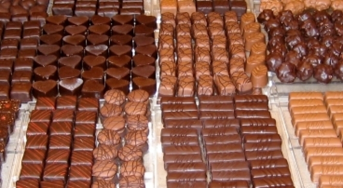 Daily dark chocolate lowers heart risk