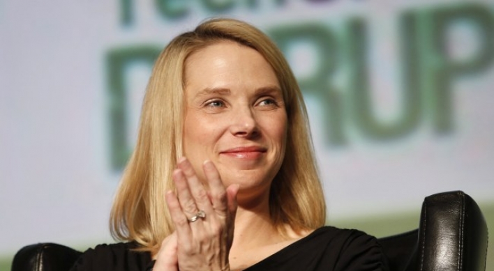 Yahoo! CEO Mayer delivers first baby