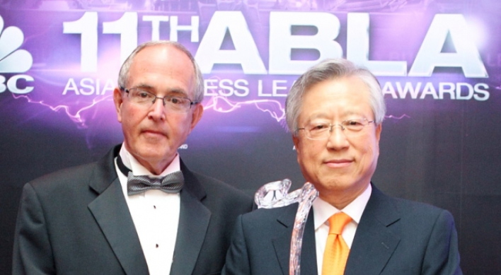 KT chairman wins Asia business leaders award