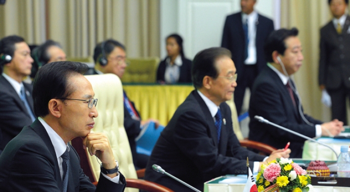 Korea, China, Japan to declare launch of 3-way FTA talks
