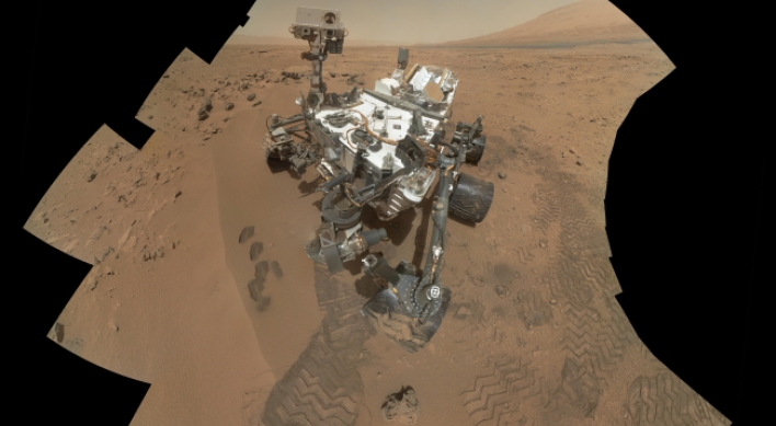 Mars rover detects traces of carbon in soil analysis