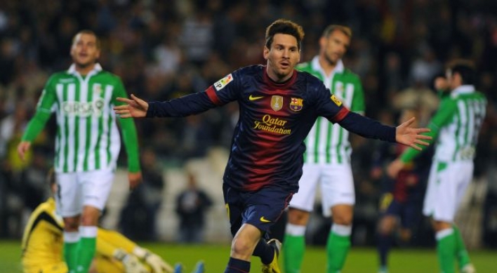 Messi breaks goal record