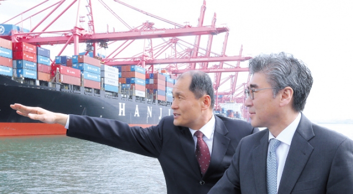 U.S. envoy lauds free trade on trip to Busan