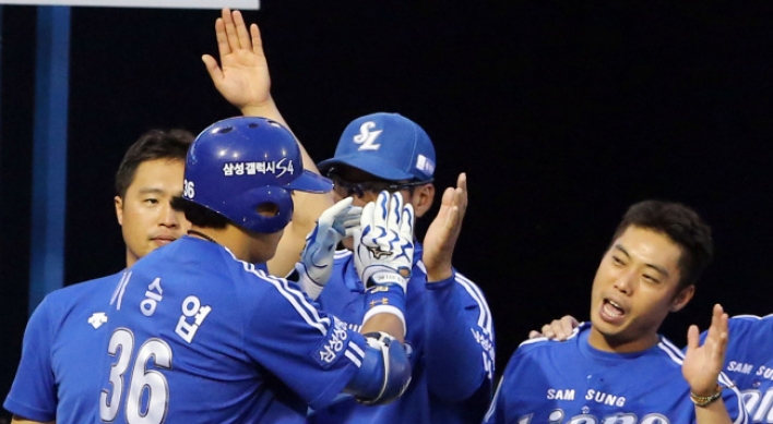 Samsung's Lee Seung-yeop ties S. Korean home run record
