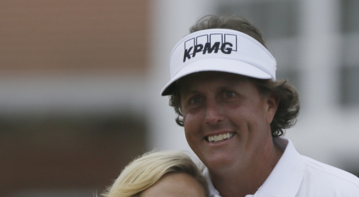 Phil Mickelson wins British Open for 1st time