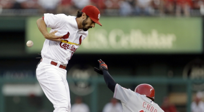 Kelly, Holliday lead Cards to 6-1 win over Reds