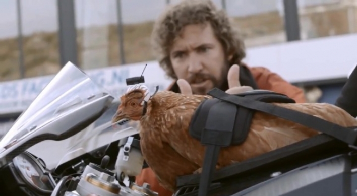 LG G2 chicken video goes viral