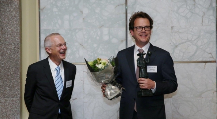 Envoy awards Heineken as best Dutch company in Korea