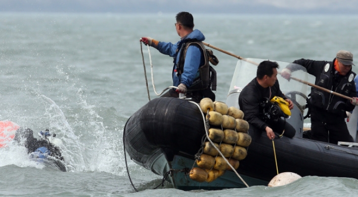 [Ferry Disaster] Divers face growing fatigue