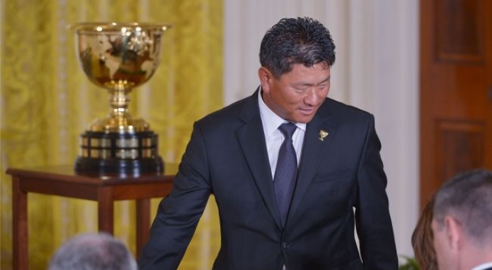 Obama hosts Presidents Cup golfers