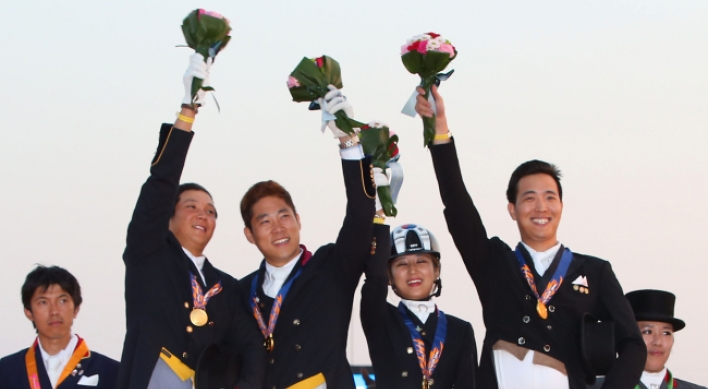 [Asian Games] Korea grabs five golds on first day; China dominates shooting