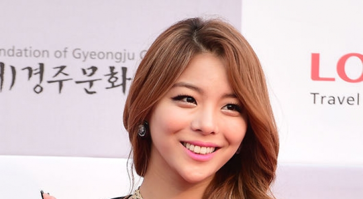 Ailee tops ‘Inkigayo’ with ‘Don’t Touch Me‘