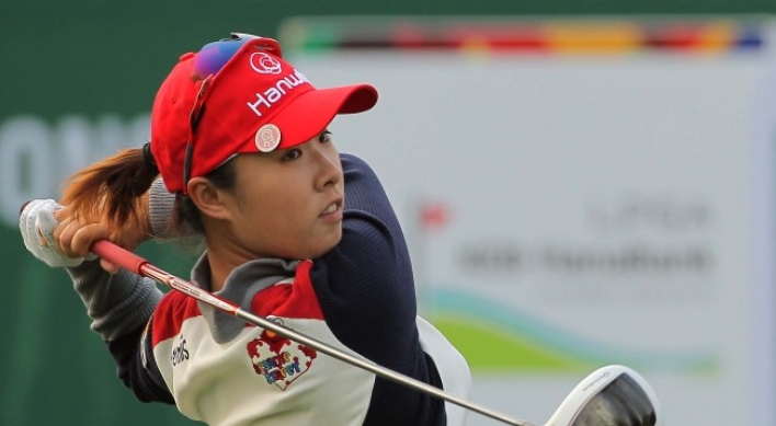 Kang Hae-ji takes early lead at KEB-HanaBank