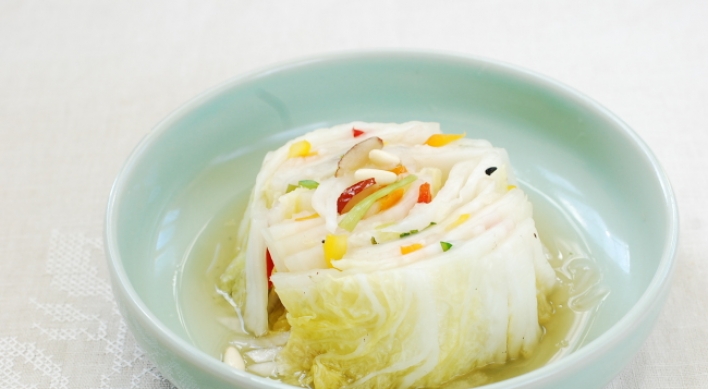 Baek kimchi (white kimchi)