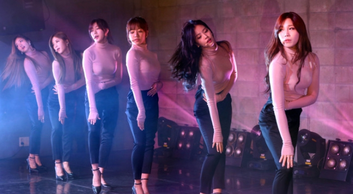 Apink ladies top charts with their ‘LUV’