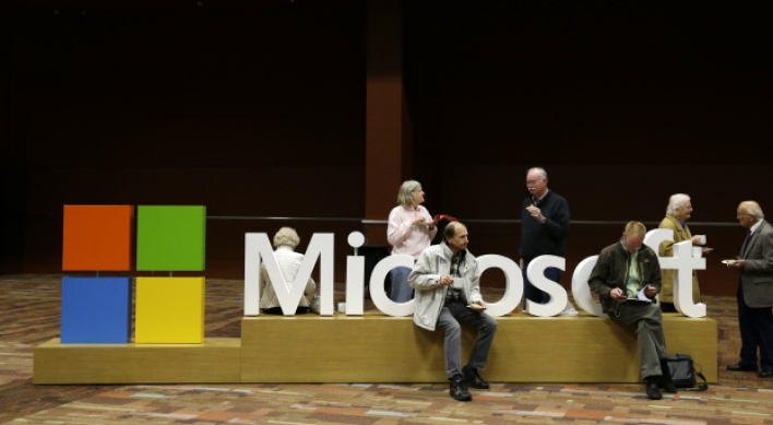 Microsoft says private data ‘at risk’ in court case
