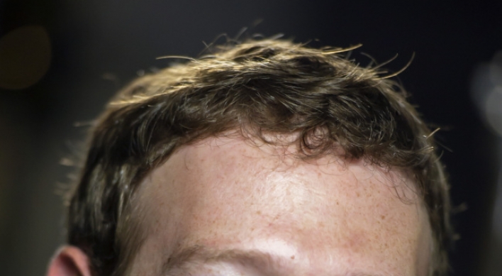 Facebook CEO Zuckerberg starts reading program