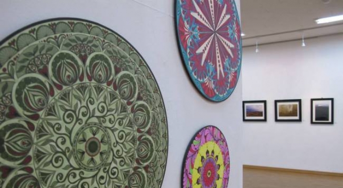 Daejeon expats open own art gallery