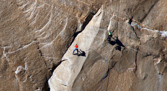 Two men attempt world’s most difficult rock climb at Yosemite