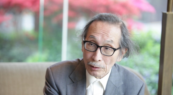 [Herald Interview] Japanese scholar urges Abe to act on sex slavery