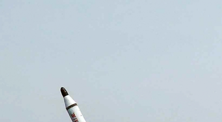 [Newsmaker] N.K. submarine missile serious threat