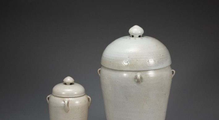 From birth to death: Joseon life expressed in white porcelain