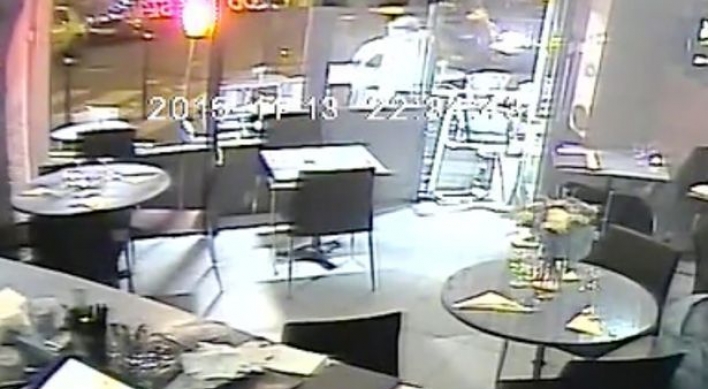 Footage of Paris terror attacks at restaurants revealed (video)