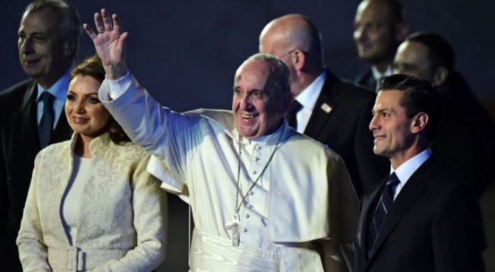 Pope in Mexico after historic talks with Russian patriarch