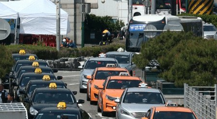 Seoul to reduce cabs