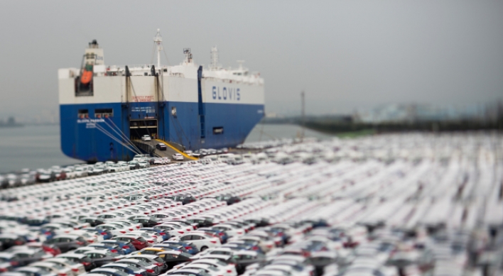 Korean automakers produce more cars overseas